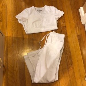 XS GREY’S ANATOMY WHITE SCRUBS